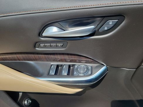 Used 2025 Cadillac XT4 Premium Luxury image 18