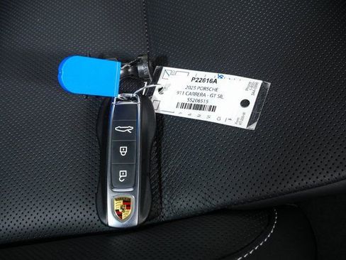 Certified 2025 Porsche 911 Carrera image 33