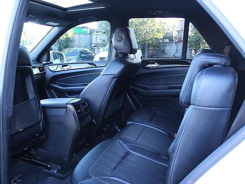 Used 2019 Mercedes-Benz GLE 400 4MATIC image 17