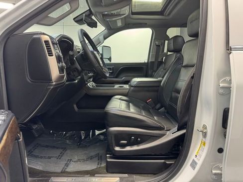 Used 2017 GMC Sierra 2500 Denali w/ Duramax Plus Package image 13