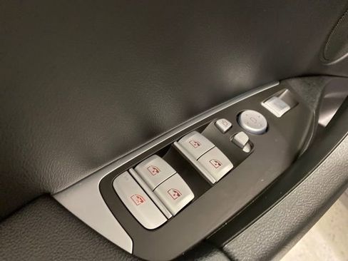 Used 2024 BMW X3 xDrive30i w/ Convenience Package image 12