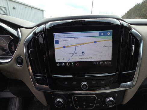 Used 2023 Chevrolet Traverse Premier image 10