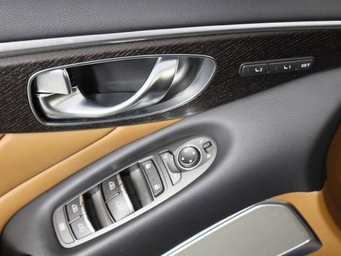 Used 2023 INFINITI Q50 Sensory image 19