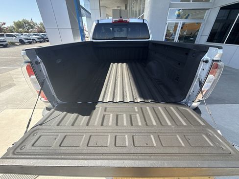 Used 2017 GMC Canyon SLE w/ SLE Convenience Package image 21