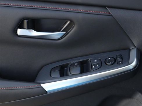 New 2025 Nissan Sentra SR w/ SR Premium Package image 18