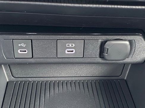 New 2026 Toyota Prius LE image 23