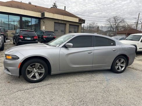 Used 2015 Dodge Charger SXT image 15