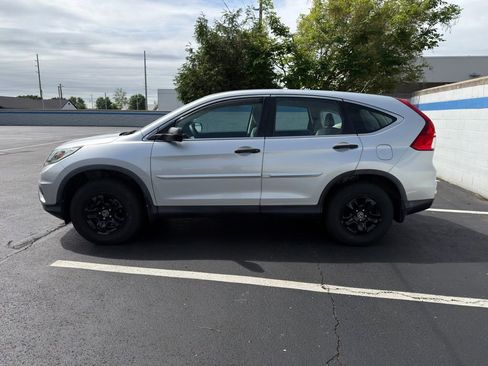 Used 2016 Honda CR-V LX image 2