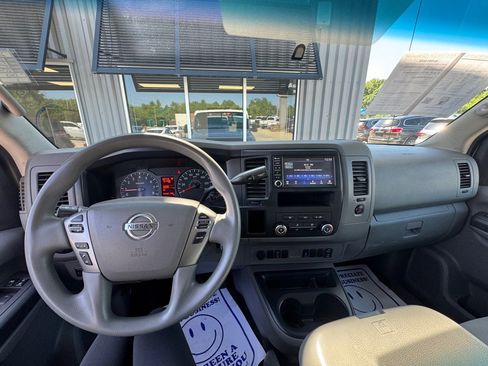 Used 2020 Nissan NV 2500 SV image 10