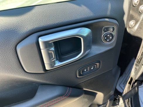 Used 2025 Jeep Wrangler Unlimited Rubicon w/ Steel Bumper Group image 14