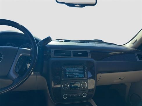 Used 2011 GMC Yukon Denali image 15