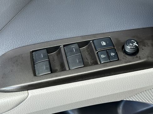 Used 2022 Toyota Camry LE FWD image 13