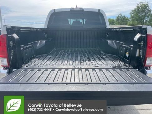 Used 2017 Toyota Tacoma TRD Off-Road w/ Tow Package (A/T) AWD/4WD image 42