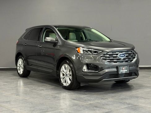 Used 2020 Ford Edge Titanium w/ Equipment Group 301A FWD image 4