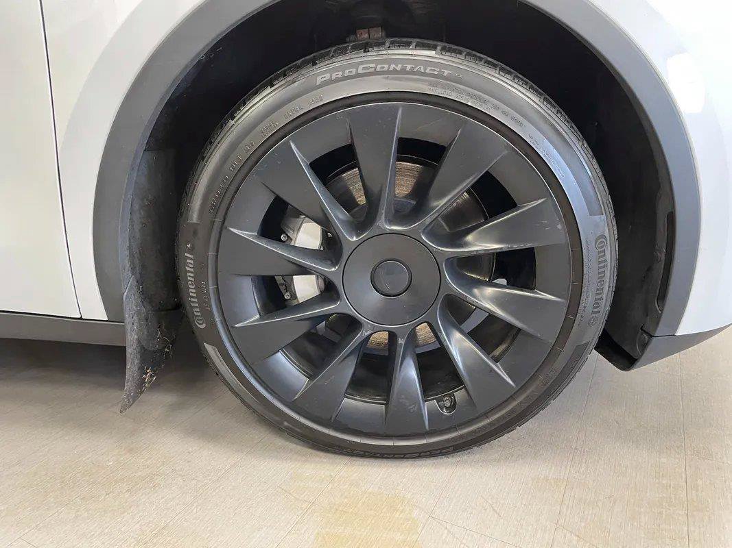 Used 2023 Tesla Model Y AWD image 48