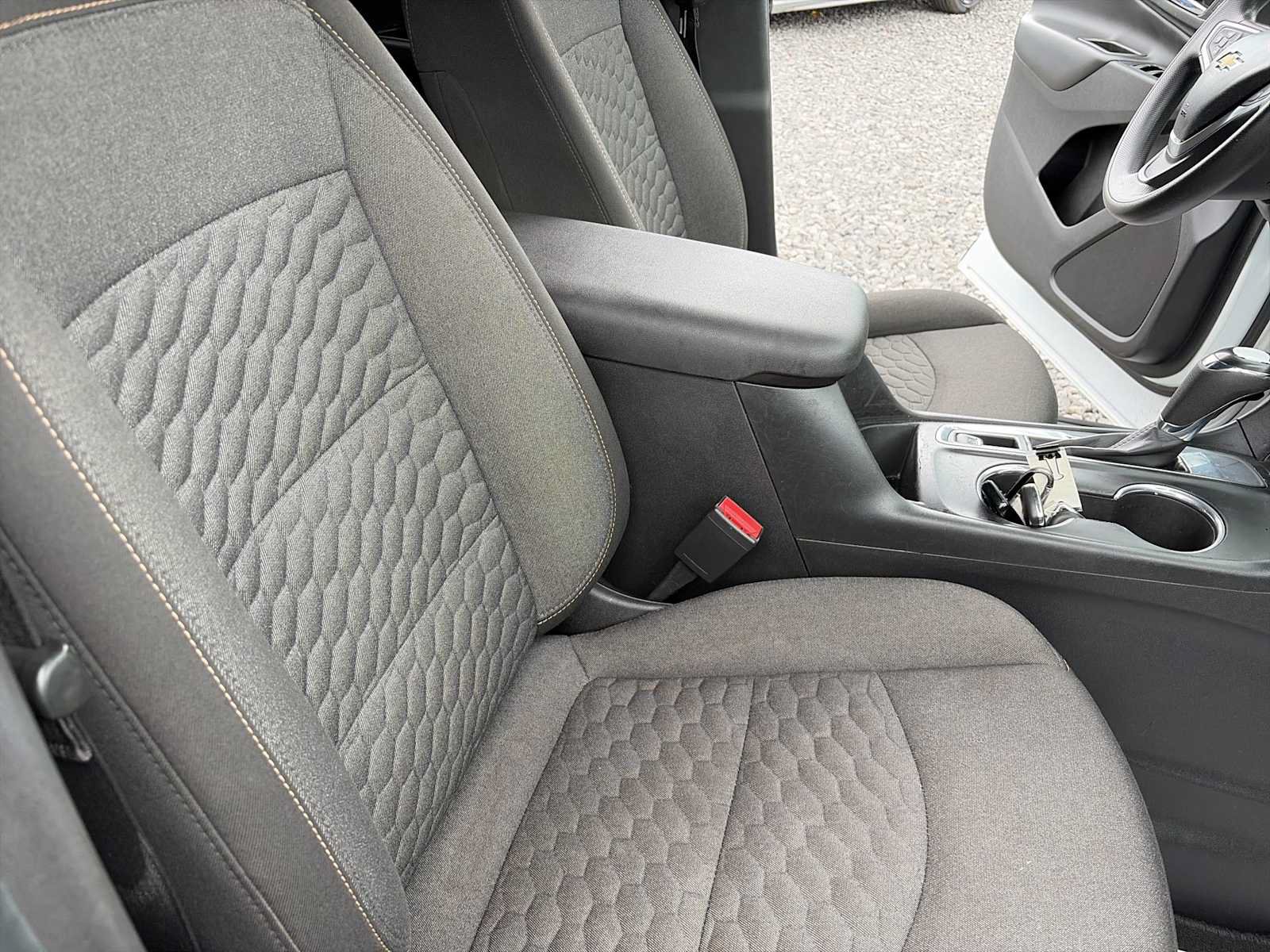 Used 2020 Chevrolet Equinox LT FWD image 24