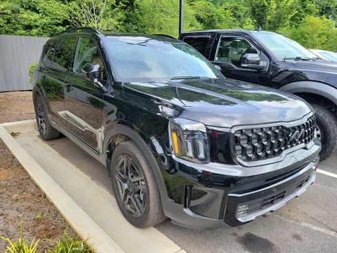 Certified 2025 Kia Telluride SX Prestige X-Line AWD/4WD image 3