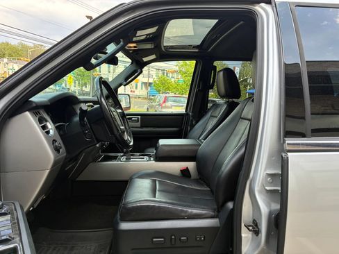Used 2016 Ford Expedition Limited w/ Equipment Group 301A AWD/4WD image 8