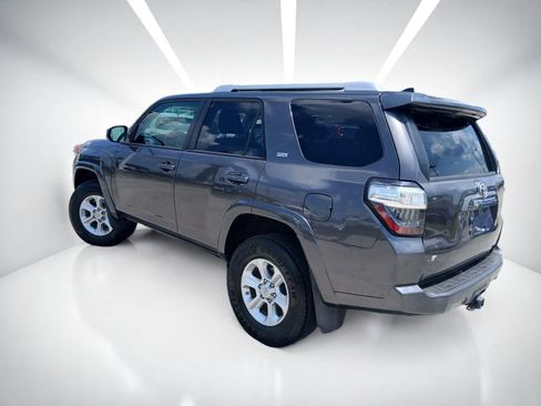Used 2017 Toyota 4Runner SR5 AWD/4WD image 3