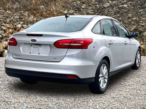Used 2016 Ford Focus SE image 2