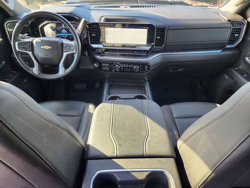 Used 2024 Chevrolet Silverado 2500 LTZ w/ LTZ Premium Package image 18