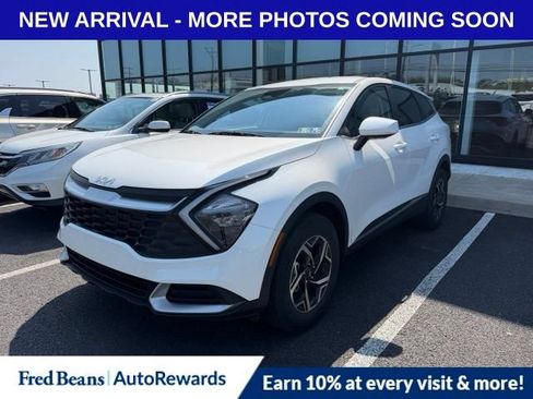 Used 2023 Kia Sportage LX AWD/4WD image 3