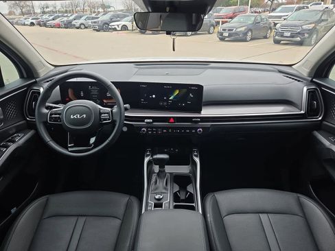 Certified 2025 Kia Sorento S image 14