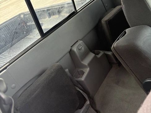 Used 2010 Ford Ranger XLT image 9