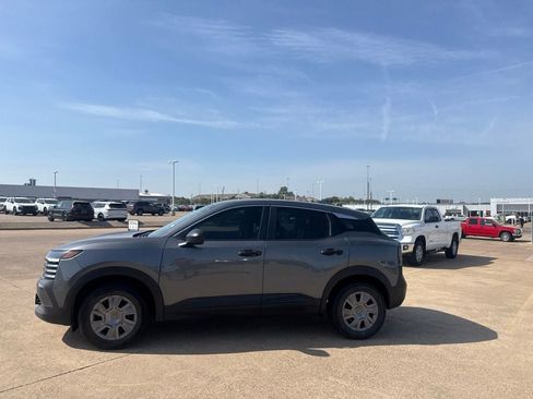 Used 2025 Nissan Kicks S AWD/4WD image 12