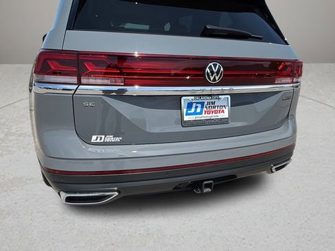 Used 2025 Volkswagen Atlas SE image 29