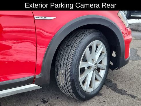 Used 2017 Volkswagen Golf Alltrack S image 17