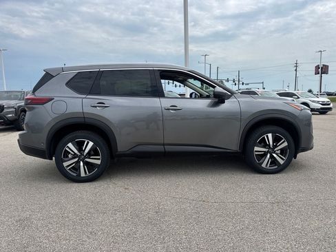 Used 2025 Nissan Rogue SL FWD image 9