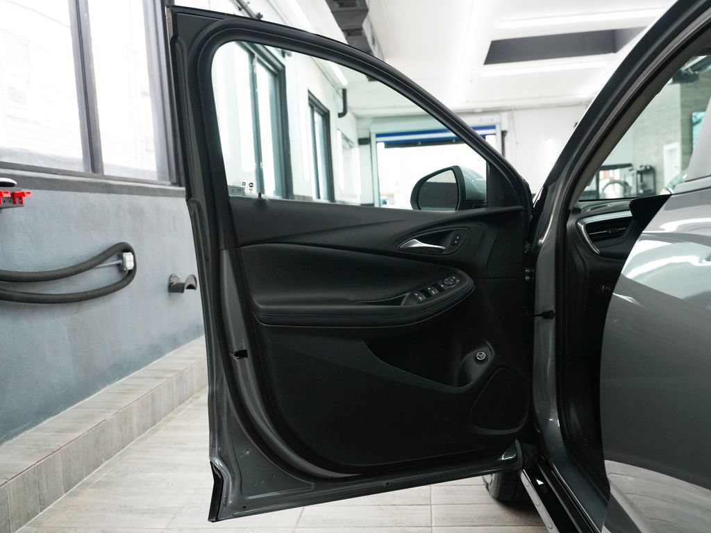 Used 2025 Buick Encore GX Sport Touring w/ Advanced Technology Package AWD/4WD image 10