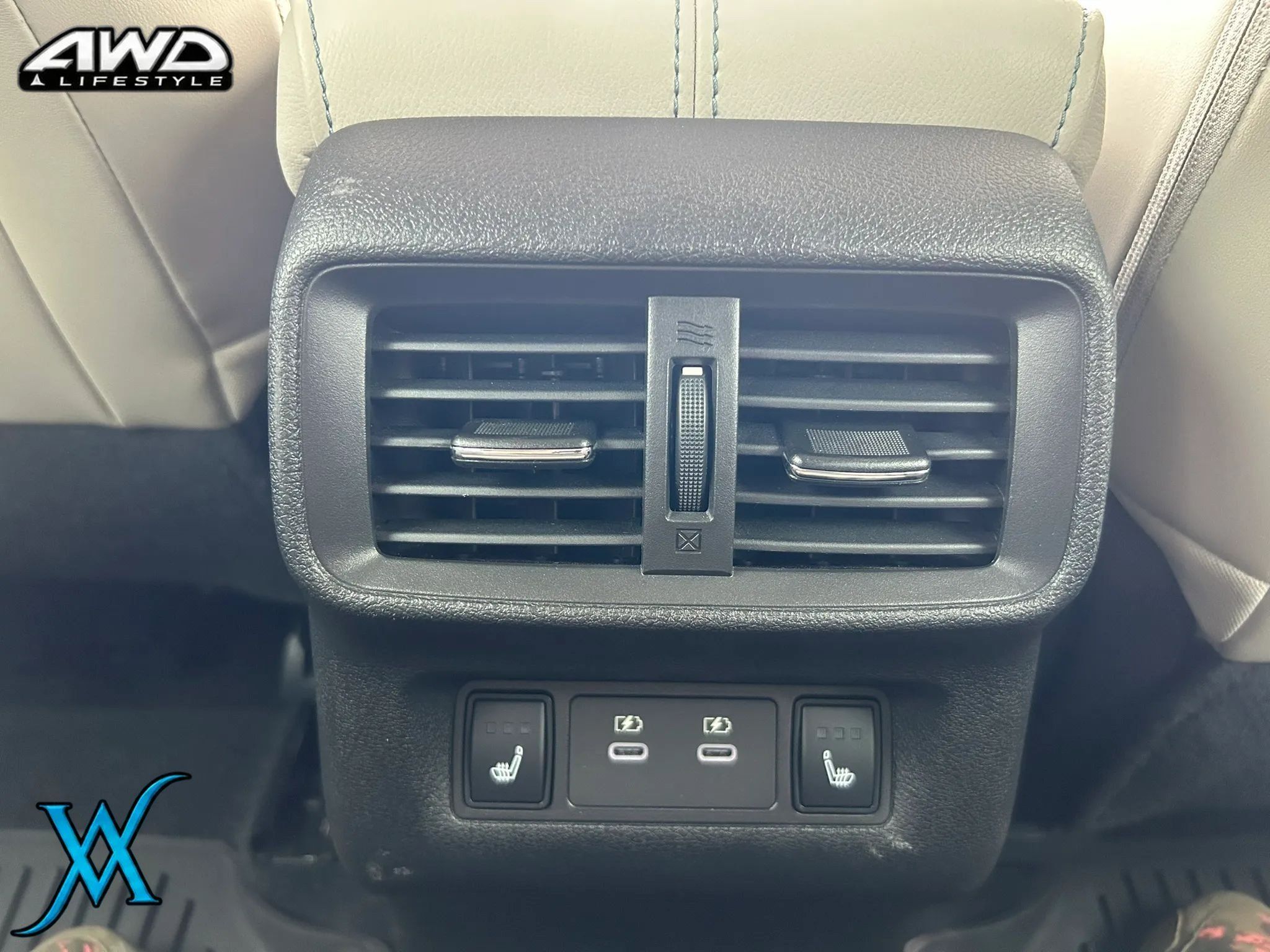 Used 2025 Nissan Murano Platinum AWD/4WD image 30