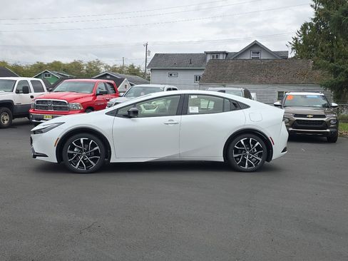 New 2026 Toyota Prius Plug-In Hybrid image 6