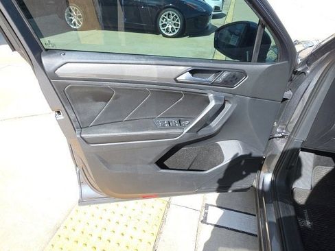 Used 2023 Volkswagen Tiguan SE image 11