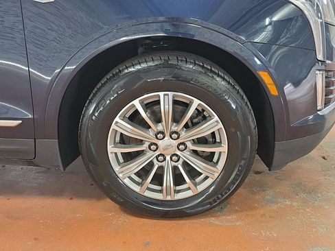 Used 2017 Cadillac XT5 Luxury w/ Driver Awareness Package image 8