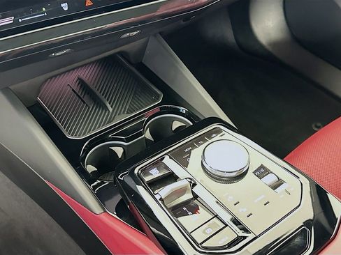 Used 2025 BMW 530i w/ Premium Package image 17