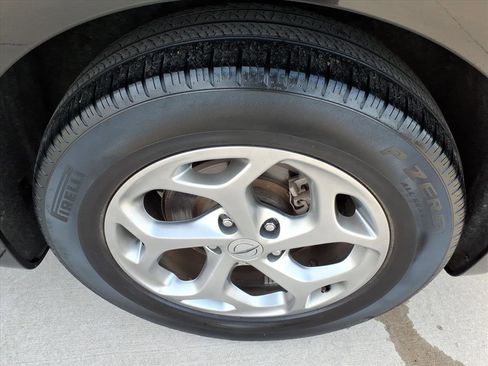 Used 2023 Chrysler Pacifica Limited image 5