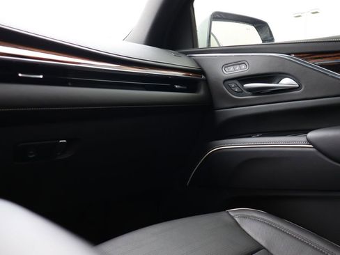 Used 2024 Cadillac Escalade Premium Luxury image 50