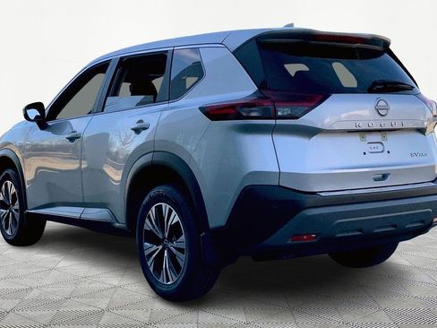 Used 2023 Nissan Rogue SV image 4