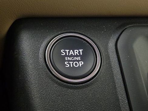 Used 2025 Land Rover Defender 110 V8 image 25