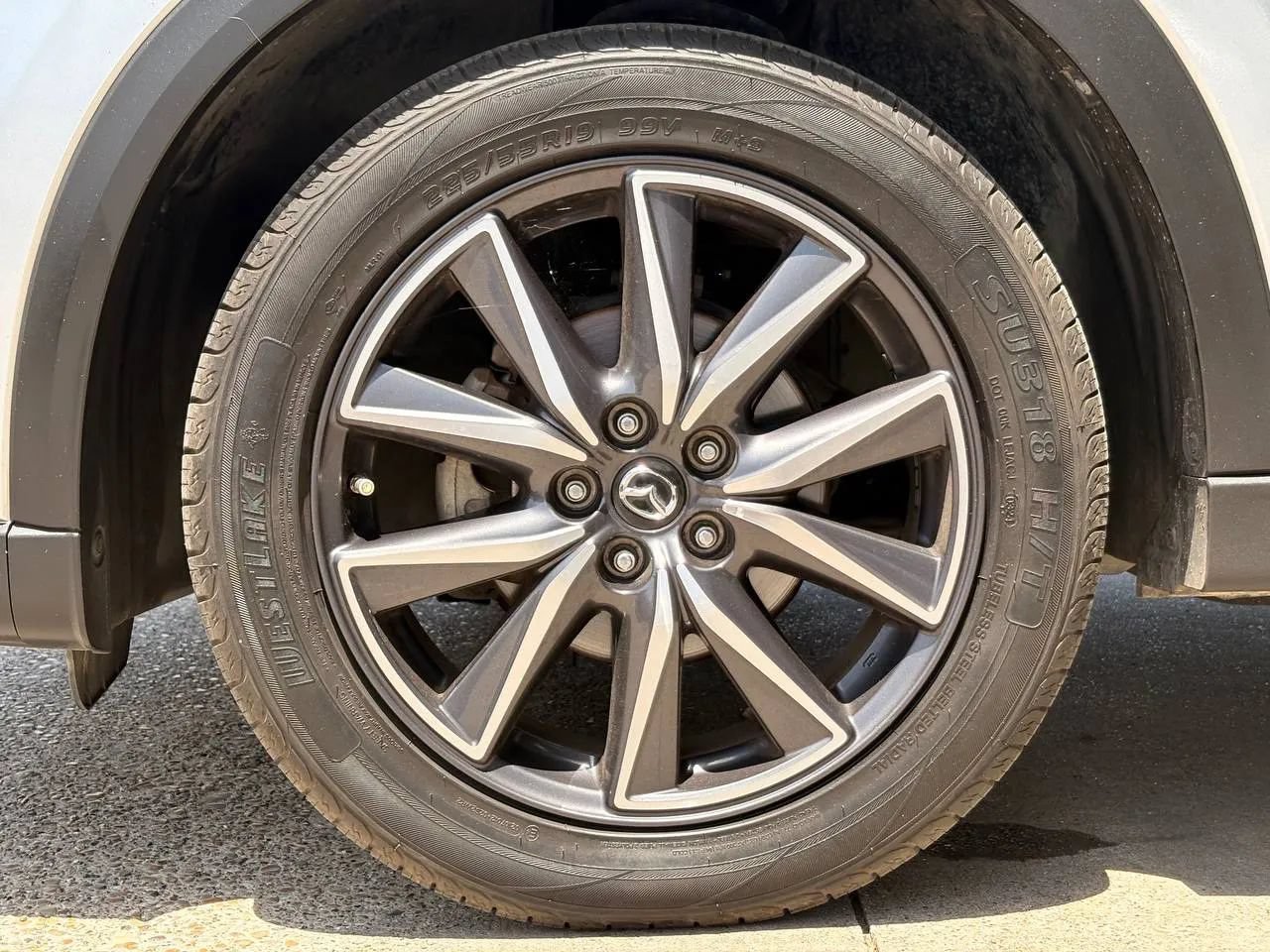 Used 2018 MAZDA CX-5 Touring w/ Preferred Equipment Package FWD image 12