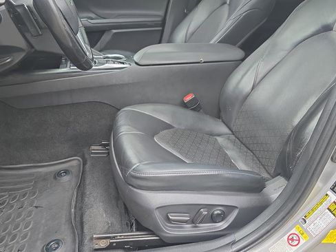 Used 2019 Toyota Camry XSE FWD image 13