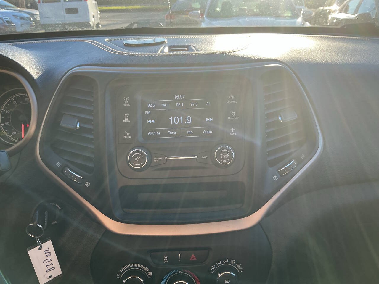 Used 2016 Jeep Cherokee Sport AWD/4WD image 20