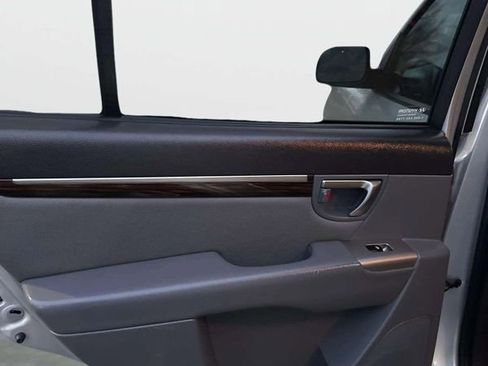 Used 2011 Hyundai Santa Fe GLS image 19