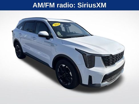 Used 2024 Kia Sorento S FWD image 3