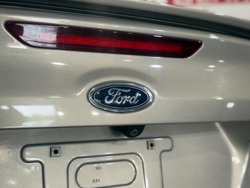 Used 2015 Ford Focus SE w/ SE Sport Package FWD image 10