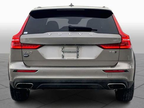 Used 2020 Volvo V60 T5 Cross Country w/ Protection Package Premier image 4