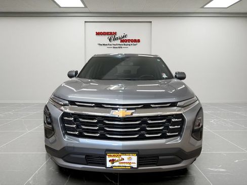 Used 2025 Chevrolet Equinox LT AWD/4WD image 2
